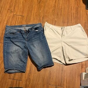 2 pair of women’s shorts size 18 plus size. Jeans shorts are Bermuda.